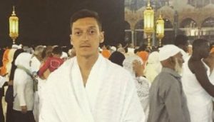 Mesut Özil in Mekka 