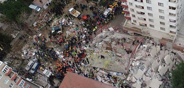 Wohnhauseinsturz Istanbul Türkei