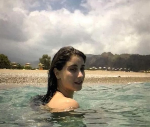 Ali Atay_Hazal Kaya_InstaFoto