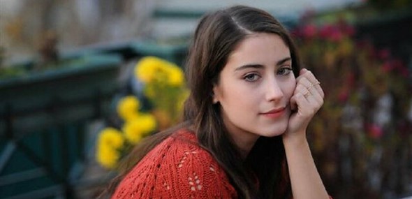 Hazal Kaya schwelgt in Erinnerungen